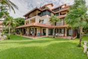 Front Beach 3 bedroom cozy apartment / 8 guests