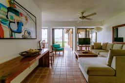 Front Beach 3 bedroom cozy apartment / 8 guests - Image 2